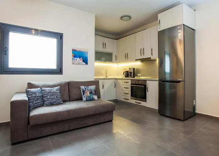 Daphne, Beachfront House Glarokavos #feelslikehome בית נופש *