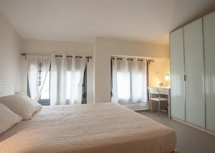 Daphne, Beachfront House Glarokavos #feelslikehome