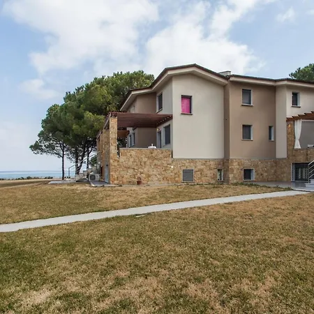 Daphne, Beachfront House Glarokavos #feelslikehome * Pefkochori